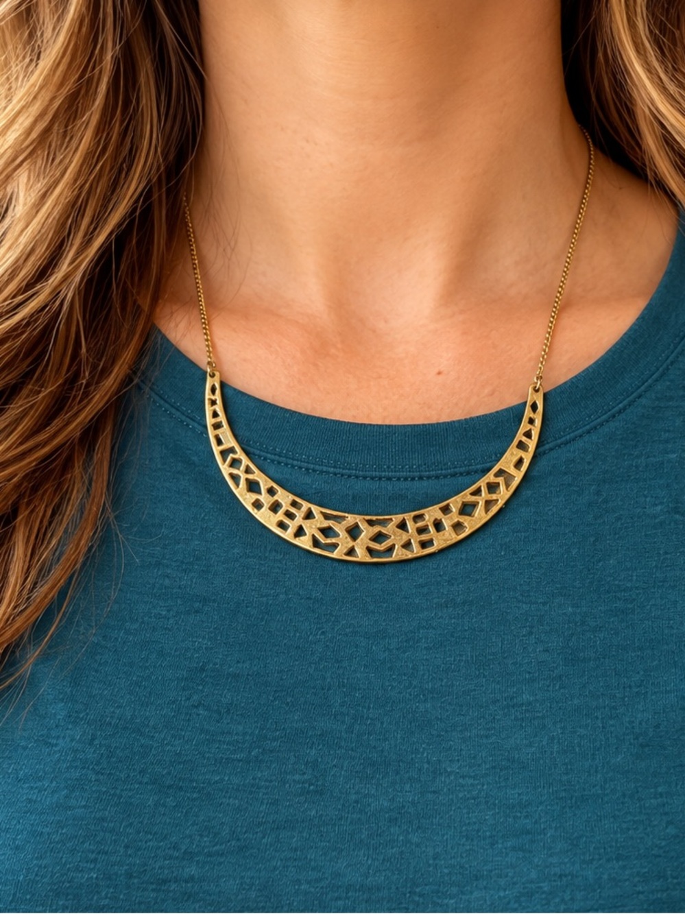 Stella & Dot Avalon Crescent Necklace Gold Tone Geometric Cutout